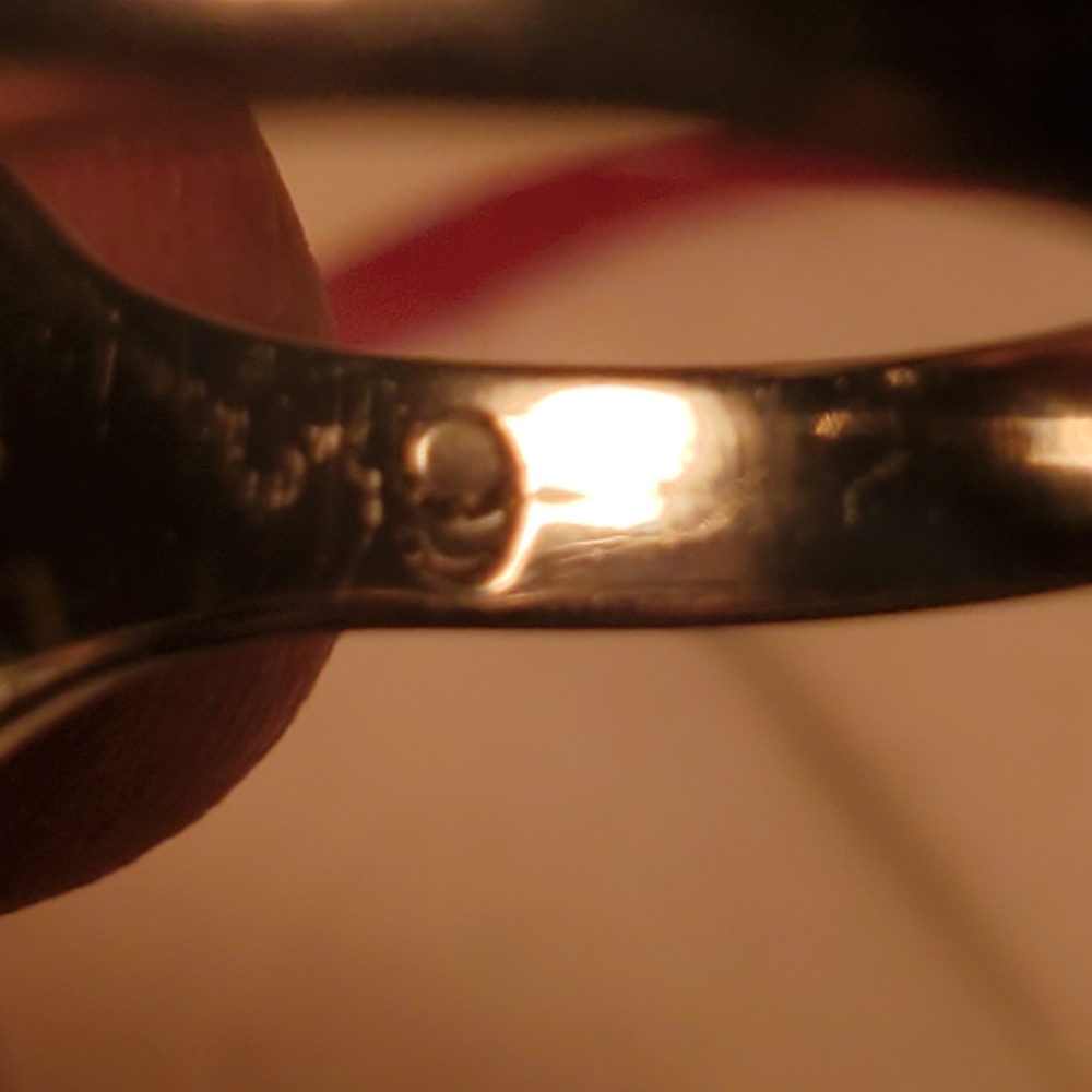 Costume jewlery ring size 6 - Picture 4 of 5